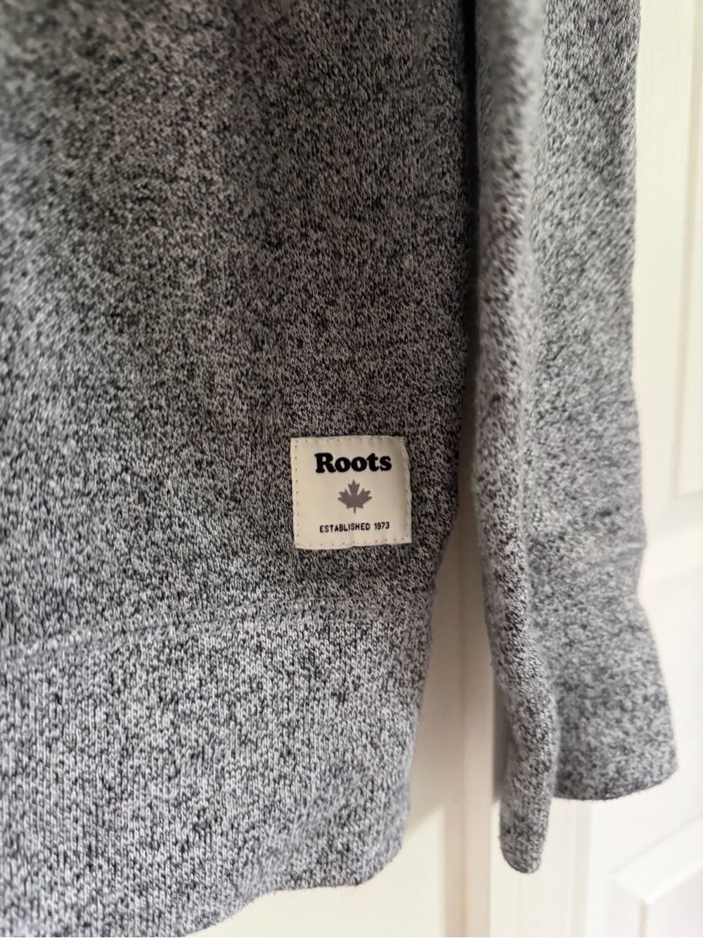 NWOT Roots Quarter Zip Sweater - Picture 4 of 4
